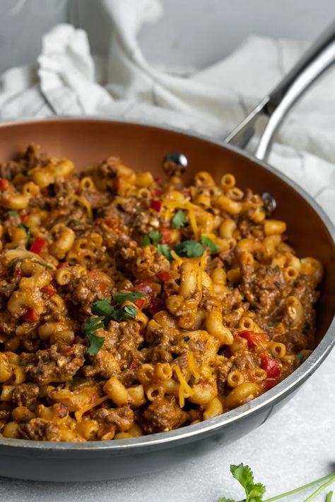 High Protein Taco Mac And Cheese, Macros Friendly Dinner Recipes, High Protein Chili Mac, Good Macro Meals, Ground Beef Macro Recipes, Macro Friendly Casserole Recipes, Macro Friendly Pasta Recipes, Macro Friendly Ground Beef Recipes, Macro Pasta