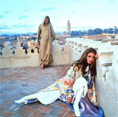 Talitha Getty and John Paul Getty, Marrakech 1969. Photo by Patrick Lichfield. Talitha Getty, Style Hippie Chic, Gypset Style, Marianne Faithfull, Swinging London, Magazine Vogue, Diana Vreeland, Peter Lindbergh, Hippie Look