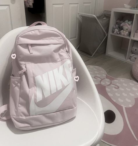 Pink Nike Bookbag, Nike Pink Backpack, Nike Backpack Aesthetic, Nike Bags School, Mochila Coquette, Jansport Backpacks Aesthetic, Pink Nike Backpack, Cute Pink Backpack, Nike School Backpacks