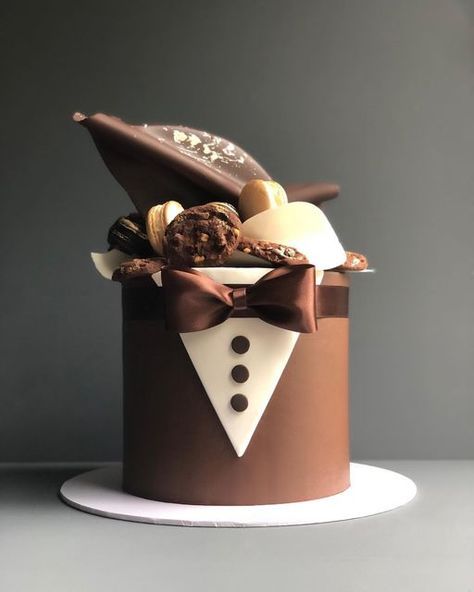 Gentleman Cake, Gentle Man, Special Birthday Cakes, Birthday Cake For Him, Cakes For Men, Theme Cake, Chocolate Covered Strawberries, Cake Cake, Happy Birthday Cakes