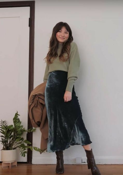 Velvet Skirt Outfit, Winter Skirt Outfit, Winter Trends, Skirt Outfit, Mode Inspo, 가을 패션, Mode Inspiration, Looks Vintage, Skirt Outfits