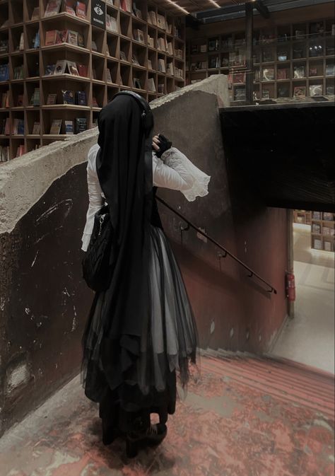 Goth Modest Outfits, Modest Gothic Outfits, Gothic Hijab, Goth Hijabi, Christian Goth, Modest Goth, Hijabi Aesthetic Outfits, Victorian Girl Dress, Spiritual Outfits