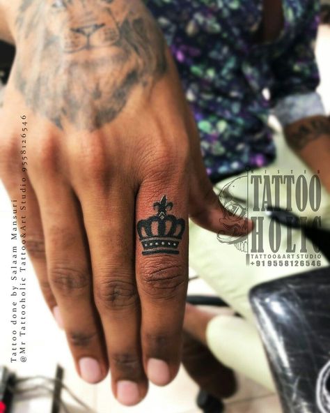 Pinky Tattoo Men, King Tattoo Design, Crown Hand Tattoo, Pinky Tattoo, Crown Finger Tattoo, King Crown Tattoo, Lion Hand Tattoo, Mens Body Tattoos, Him And Her Tattoos