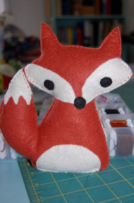 Cute Fox Pattern | Little White Schoolhouse Crazy Crafts, Fox Crafts, Felt Fox, Softie Pattern, Sewing Stuffed Animals, Fox Pattern, Felt Patterns, Plush Pattern, Sewing Toys