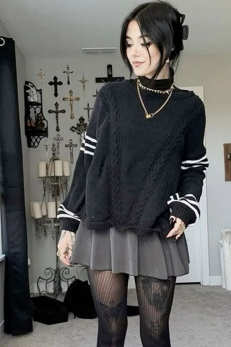 Nerdy Goth Aesthetic, Subtle Alt Outfits, Goth Girly Outfits, Clean Girl Goth Aesthetic, Chill Goth Outfits, Goth Clean Girl, Goth Clean Girl Aesthetic, Clean Goth Outfits, Comfy Goth Outfits