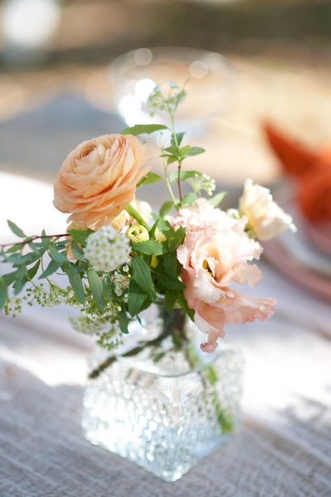 Simple Spring Wedding Flowers, Peony Wedding Flowers Centerpieces, March Wedding Shower Ideas, Small Spring Flower Arrangements, Simple Spring Wedding Decor, Spring Wedding Table Decor, Cocktail Arrangements, Small Wedding Centerpieces, Bud Vases Wedding