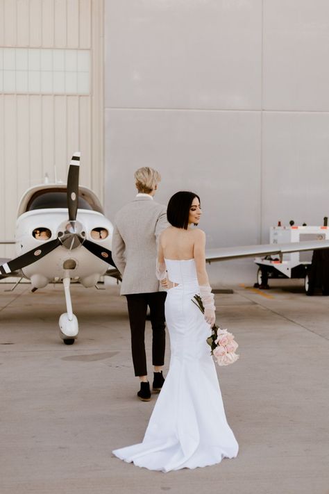 Airplane Elopement, Pilot Photoshoot, Pilot Couple, Airplane Photoshoot, Aviation Wedding Theme, Pilot Wedding, Airport Wedding, Airplane Wedding, Creative Photoshoots