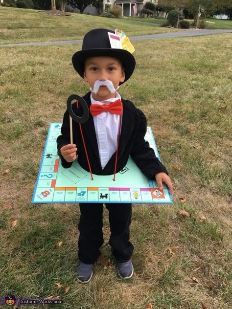 Family Game Night Costume Ideas, Board Game Family Costumes, Operations Halloween Costume, Tamagotchi Halloween Costume, Monopoly Family Costume, Twister Game Costume, Classic Toy Costumes, Chess Board Costume, Guess Who Costume Diy