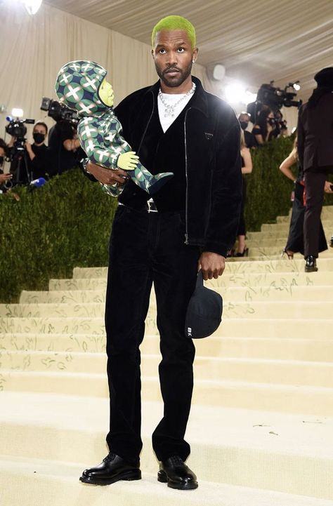 Frank Ocean Met Gala, Tiff Outfit, Green Robot, Aesthetic Culture, Gala Outfits, Ocean Outfits, Met Gala Outfits, White Ferrari, In His Arms