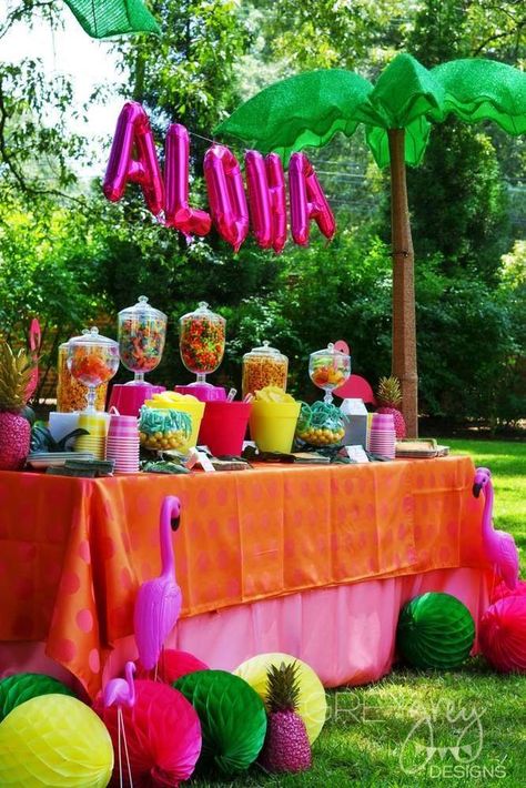 Luau, Hawaii, Beach Graduation/End of School Party Ideas | Photo 1 of 44 Hawaii Graduation, Hawaii Birthday Party, Tropisk Fest, End Of School Party Ideas, End Of School Party, School Party Ideas, Hawaiian Party Theme, Luau Party Decorations, Aloha Party