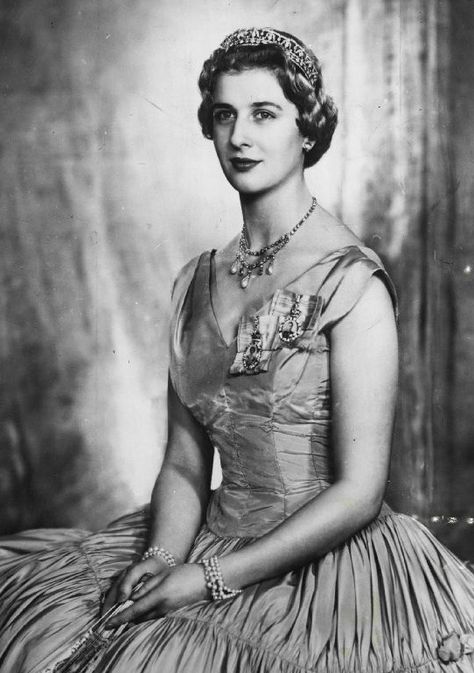 Princess Alexandra of Kent, the only daughter of Prince George ,Duke of Kent. She's also a grandaughter of George V and a cousin of Elizabeth II. Norwegian Royalty, Prince Michael Of Kent, Queen Royal, Danish Royalty, Queen Margrethe Ii, Royal Tiaras, Princess Alexandra, Danish Royal Family, Danish Royals