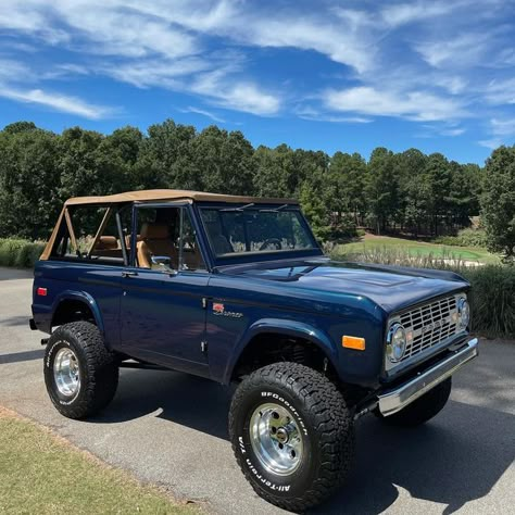 1960 Bronco, Vintage Bronco Ford, Bronco Restomod, Blue Bronco, Vintage Ford Bronco, Vintage Broncos, Bronco Car, Vintage Bronco, Old Bronco