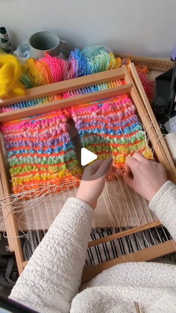 fūnem studio on Instagram: "Many of you have been asking about tying the ends!🧶🎀 Check out this fantastic explanation by the talented @clementinepepper
• 
• 
• 
• 
#happyweaving #tapestry #funemstudio #weavingloom #weaving #handmade #diy #hobby #loom #weaversofinstagram #tissage #makersmovement #loom #tapestry #tapestryweaving #weaverfever #wallhanging #wearethemakers #makersgonnamake #yarnaddict #yarn" Loom Tapestry, Embroidery Textiles, Weaving Embroidery, Weaving Diy, How To Weave, Weaving Loom Projects, Diy Weaving, Loom Weaving, Tapestry Weaving