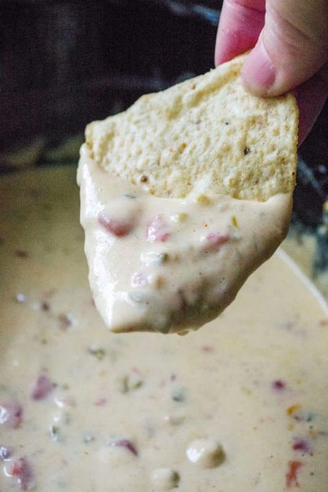 Queso Blanco Dip Cheese Dip Queso, Slow Cooker Cheese Dip, Queso Appetizers, Hot Onion Dip, Sausage Queso, Sausage Crockpot Recipes, Sausage And Peppers Sandwich, Crock Pot Queso, Homemade Queso