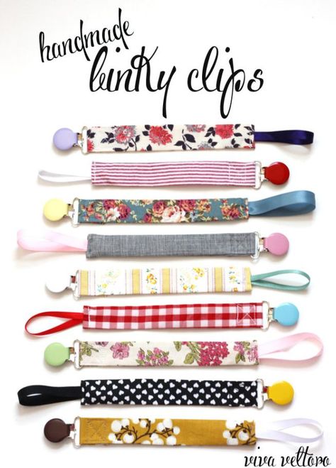 Pacifier Clips Diy, Binky Clips, Diy Bebe, Trendy Sewing, Pacifier Clips, Baby Sewing Projects, Beginner Sewing Projects Easy, Baby Projects, Crafts To Make And Sell