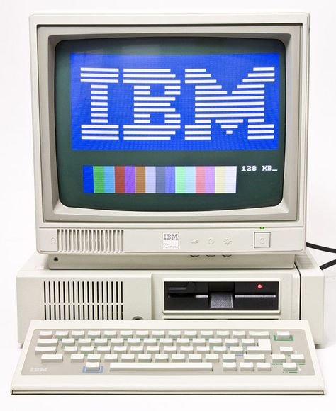 IBM PCjr. Ibm Computer, Alter Computer, Apple Ii, Retro Tech, Windows 95, Computer History, Old Technology, 8 Bits, Old Computers