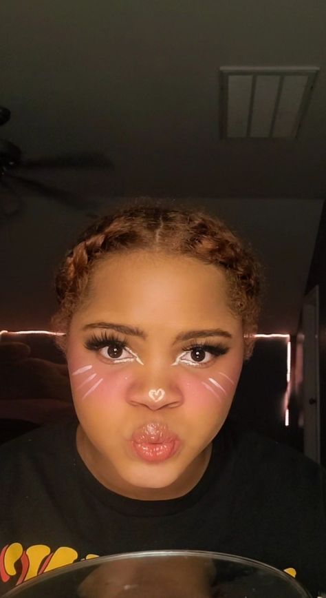 Hello Kitty Make Up Look, Hello Kitty Makeup Look Easy, Hello Kitty Halloween Makeup, Hello Kitty Makeup Look, Hello Kitty Halloween Costume, White Hello Kitty, Kitty Makeup, Prom Eye Makeup, Hello Kitty Makeup