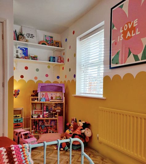 Kids Colourful Bedroom, Bright Toddler Girl Room, Maximalist Toddler Room, Colourful Toddler Bedroom, Toddler Bedroom Girl Colourful, Toddler Girl Bedroom Colorful, Toddler Girl Room Colorful, Pink And Yellow Girls Room, Yellow Scalloped Wall