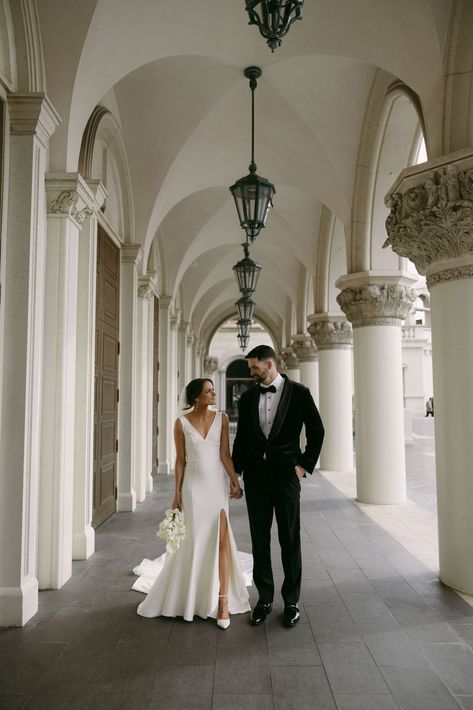 Bride and grooms outdoor wedding portraits at The Venetian in Las Vegas. Find more elegant wedding dress ideas, elegant wedding venue ideas in Las Vegas, and Las Vegas wedding photography! Book Bri as your Las Vegas wedding photographer or destination wedding photographer at briannajulianphoto.com Venetian Las Vegas Wedding, Bellagio Wedding Vegas, Vegas Wedding Photography, Elegant Wedding Venue Ideas, Wedding Dress Ideas Elegant, Venetian Vegas, Romantic Wedding Photos Poses, Las Vegas Engagement Photos, Vegas Photos