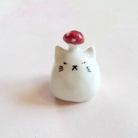 Polymer clay crafts, Clay art projects, Diy clay crafts Cat Mushroom, Sculpture Ceramic, Handmade Ceramics Pottery, Clay Diy Projects, Tanah Liat, Simple Crochet, Cute Polymer Clay, Ceramics Pottery Art, Clay Art Projects