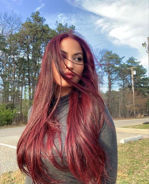 Pelo Color Vino, Highlights Brown Hair Balayage, Wine Hair Color, Types Of Hair Color, Cherry Red Hair, Red Hair Inspo, Wine Hair, Cherry Hair, Hair Color Burgundy