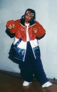 Da Brat 90s, 90s Hip Hop Outfits, Brat Aesthetic, Black 90s Fashion, 90s Fashion Outfits Hip Hop, Looks Hip Hop, Da Brat, Hip Hop 90s, Aaliyah Style