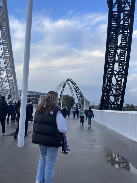 Winter In Australia Aesthetic, Aussie Winter Aesthetic, Aussie Winter, Lila The North Face Jacke, The North Face Jackets Blau, The North Face Jackets Women Blue, Sydney Harbour Bridge, Future Life, Bay Bridge