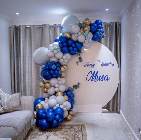 Be u Event on Instagram: “Musa’s 1st birthday 💙 This set-up was organised for one of our clients based in the Netherlands. We are pleased to have helped in…” Round Balloon Garland, Easy Diy Backdrop, Thomas And Friends Cake, Balloon Bouquet Diy, Prom Decor, Round Balloons, Baby Gender Reveal Party, Garland Arch, Birthday Balloon Decorations