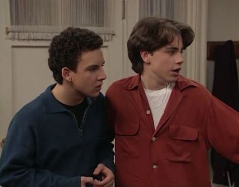 Shawn Hunter Outfits 90s, Cory Matthews Icon, Cory Matthews Outfits, Veronica Wasboyski, Boy Meets World Characters, 80s Movie Quotes, Cory And Shawn, Cory Matthews, Girls Meets World