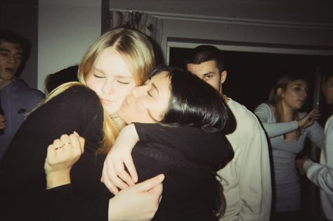 Party Friends Aesthetic, Friends At A Party, Disposable Film Camera, Film Party, Royal Elite, Rina Kent, Film Pictures, Female Friendship, Camera Film