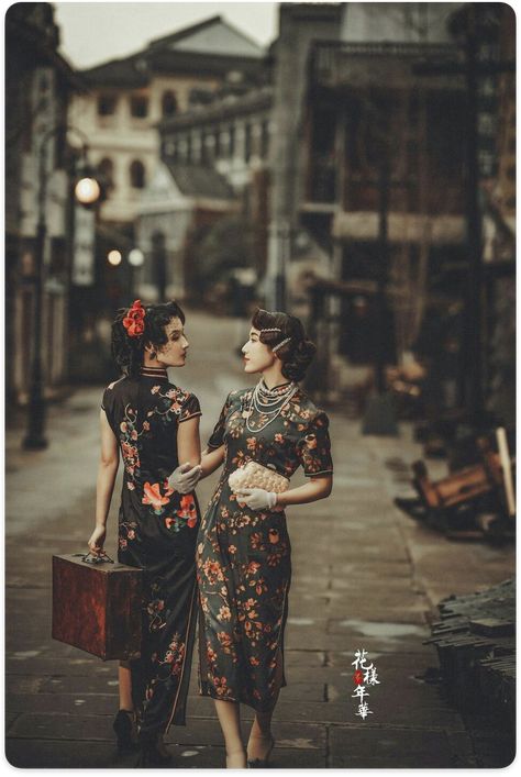 Cheongsam Photoshoot, Old Shanghai Style, Old Shanghai, Chinese Aesthetic, Traditional Outfit, Qipao Cheongsam, China Girl, Chinese Wedding, Cinematic Photography