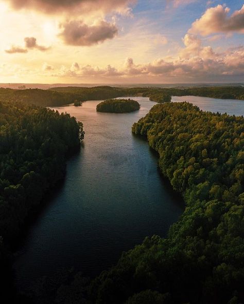 Early Morning Sunrise/Sunset photos always produce such great tones! This one is no exception from @joacim.w at Delsjön in Sweden with his Mavic Pro! Thanks for tagging us to check out your feed! . Want to be featured? Tag us in your photos and use #aerialguide for a chance to be featured on our feed. . #dji #drone #dronestagram #aerialphotography #drones #droneoftheday #djiglobal #phantom4 #phantom3 #djiphantom #mavicpro #dronelife #aerial #quadcopter #dronesdaily #dronephotography #phantom #dj Scenery Sunset, Sunset Over Lake, Amazing Landscapes, Hiking Photography, Nature Pics, Nature Hikes, Photography Travel, Sunset Photos, Lake Life