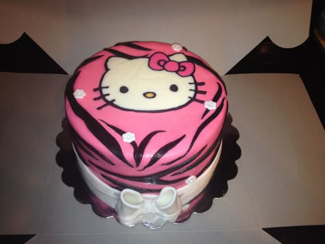 Hello Kitty cake .. Hello kitty is fully piped chocolate! Hello Kitty 21st Birthday Cake, Hello Kitty Cake Y2k, 2000s Cake Ideas, Mcbling Birthday, Y2k Cake, Hello Kitty Round Cake, Cake Hello Kitty, Vintage Heart Cake Hello Kitty, Hello Kitty Birthday Cake Buttercream