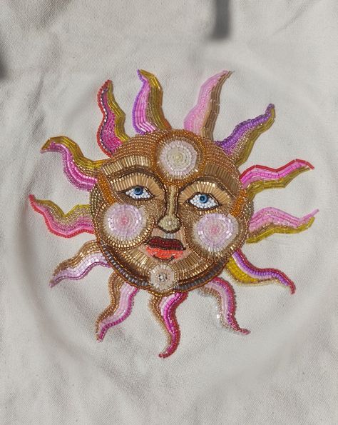 Sun Bead Embroidery, Beaded Shirt Design, Bead Embroidery Tshirt, Beaded Embroidery Patterns, Beaded Tshirts, Beaded Embroidery Shirt, Medieval Sun, Beaded Clothes, Seed Bead Embroidery