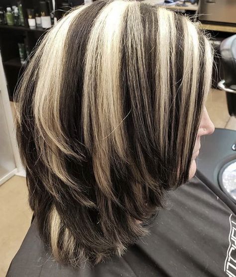 Balayage Hair Brunette With Blonde, Chunky Blonde Highlights, Streaked Hair, Blonde Highlights On Dark Hair, Short Hair Highlights, Highlights Ideas, Blonde Hair Transformations, Highlights Curly Hair, Chunky Highlights