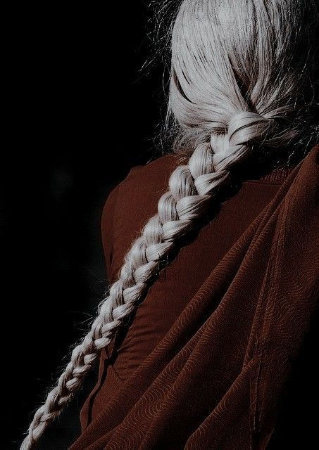 Powerless Lauren Roberts, Manon Blackbeak, Lauren Roberts, Targaryen Aesthetic, Throne Of Glass Series, House Targaryen, Matt Smith, Throne Of Glass, Dream Hair