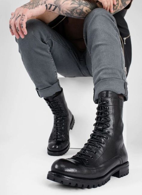 Seasonless Wardrobe, Black Chukka Boots, Skinhead Boots, Tactical Men, Black Military Boots, Rock Style Men, Black Boots Men, Combat Boots Men, Shoe Bags For Travel