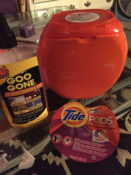 Tide Pods Container, Laundry Soap Container, Plastic Container Crafts, Reuse Containers, Detergent Container, Goo Gone, Fake Pumpkins, Laundry Pods, Tide Pods