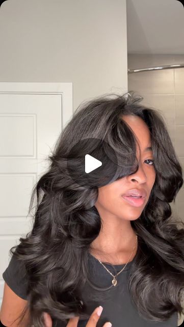 LYLY on Instagram: "Speechless😭😭😭😭 #fyp #quickweave #layers #layershaircut #flexirods" Weave Hairstyles For Black Women Middle Part, Natural Weaves For Black Women, Bangs And Layers Black Women, Leave Out Sew In Weave Middle Part Straight Hairstyles, Sew In Hairstyles Leave Out, Middle Part Quick Weave With Layers, Jet Black Sew In Weave Middle Part, Layed Hair Middle Part, Middle Part Quick Weave Layers