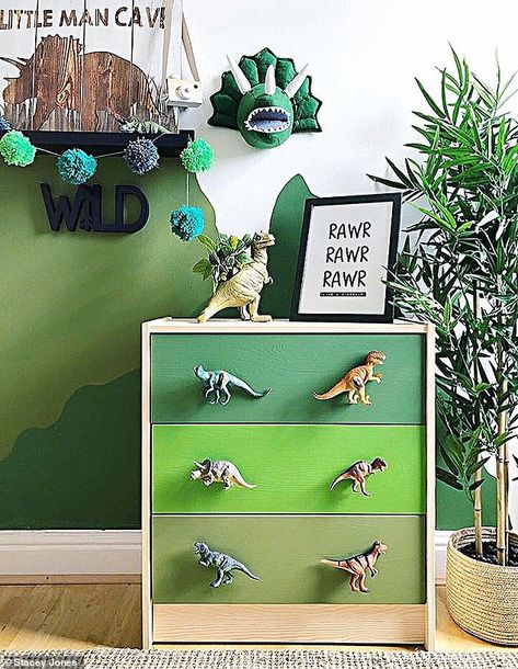 Dinosaur Boys Room, Dinosaur Kids Room, Boy Room Themes, Room Decor Inspiration, Dinosaur Room Decor, Dinosaur Bedroom, Diy Copper, Green Dresser, Son Bedroom