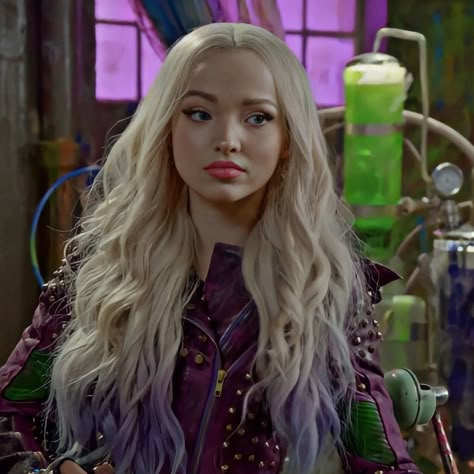 Mal Descendants Aesthetic, Mal Descendants Icon, Mal Aesthetic, Mal Descendants 2, Dove Cameron Descendants, Disney Descendants Mal, Disney Descendants Characters, Descendants Pictures, Mal Bertha