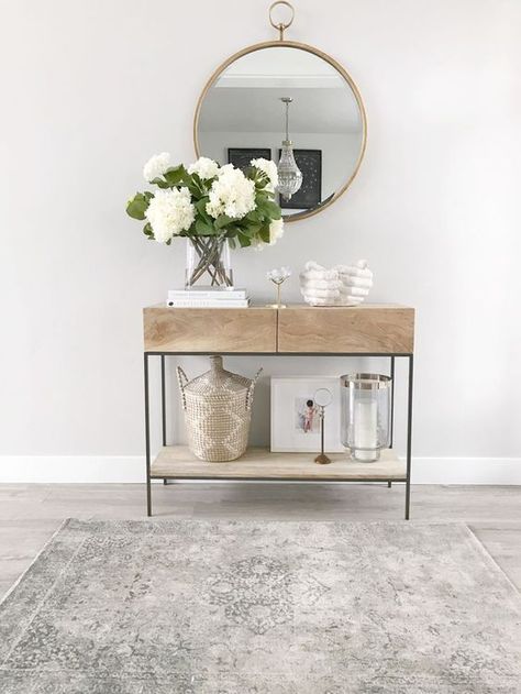 Decoration Hall, Foyer Decorating, Entryway Console Table, Entryway Console, Hall Decor, White Home, Cool Ideas, Entry Table, Round Mirror