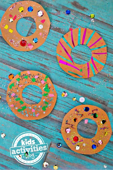 Before making donuts for snack have each child make their own decorated paper donut. Decorate Your Own Donut, Donut Craft, Crafts By Month, Storytime Crafts, Donut Birthday Parties, Sunday Breakfast, Donut Party, Daycare Crafts, Indoor Activities For Kids