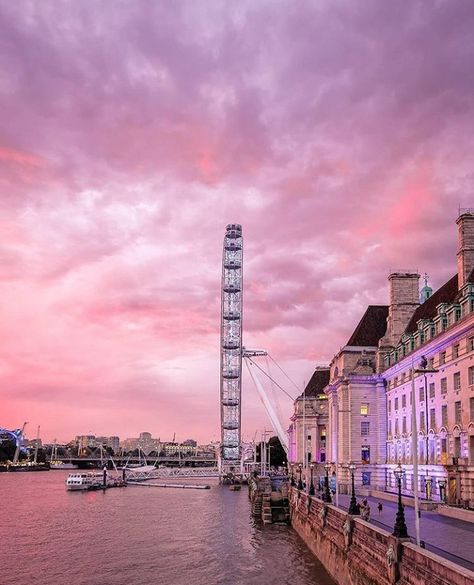 London Wallpaper Aesthetic, London Aesthetic Wallpaper, London England Aesthetic, Asthetic Pics, Stickers Instagram, London Wallpaper, England Aesthetic, Aesthetic London, London Dreams