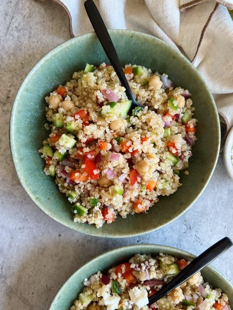 Lunch Mediterranean, Grain Salads, Mediterranean Quinoa, Mediterranean Quinoa Salad, Healthy Food Inspiration, Healthy Breakfasts, Quinoa Salad, Multivitamin, Superfoods