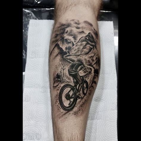 Bicycle Tattoo Design, Mountain Biking Tattoo, Mountain Bike Tattoo Ideas, Mtb Tattoo, Cycle Tattoo, Moutain Tattoos, Cycling Tattoo, Eclipse Tattoo, Mountain Bike Tattoo