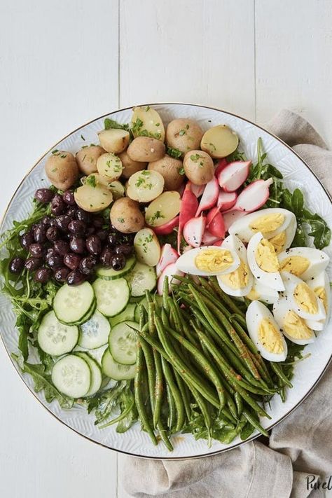 Microbiome Diet Recipes, Marinated Green Beans, Microbiome Diet, Nicoise Salad Recipe, Easy French Recipes, Short Table, Cold Lunches, Nicoise Salad, Clean Eating Dinner