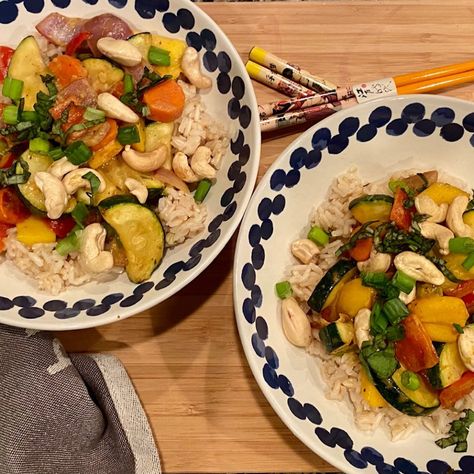 Kevin’s Thai Coconut Vegetable Stir Fry – The Sisters Kitchen Thai Coconut Sauce, Coconut Chicken Recipe, Thai Coconut Chicken, Thai Stir Fry, Stir Fry Ingredients, Coconut Sauce, Thai Coconut, Coconut Chicken, Food Contest