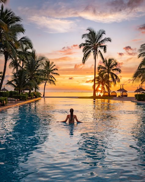 Are you looking for beautiful beach resort in Mauritius which is luxurious, relaxing and one of the best hotels in Mauritius? Look no further! The Sugar Beach Mauritius will leave you speechless! Read about our stay at this beach hotel in my hotel review! // Mauritius hotel, where to stay in Mauritius, best place to stay in Mauritius, Mauritius hotel, hotel review / #mauritius #mauritiushotel #mauritiustravel #beautifulhotels Mauritius Resorts, Mauritius Beach, Mauritius Hotels, Mauritius Holiday, Mauritius Travel, Buffet Restaurant, Beach Lounge, Tropical Resort, Tropical Getaways