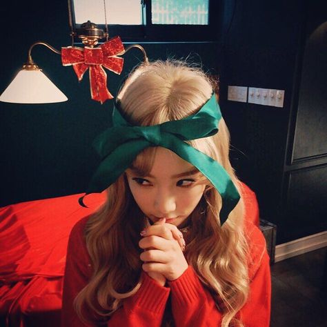 Taeyeon Taeyeon Christmas, Taeyeon Fashion, Kim Hyoyeon, Its Christmas, Kwon Yuri, Kim Tae Yeon, Girls' Generation, Snsd Taeyeon, Female Singers